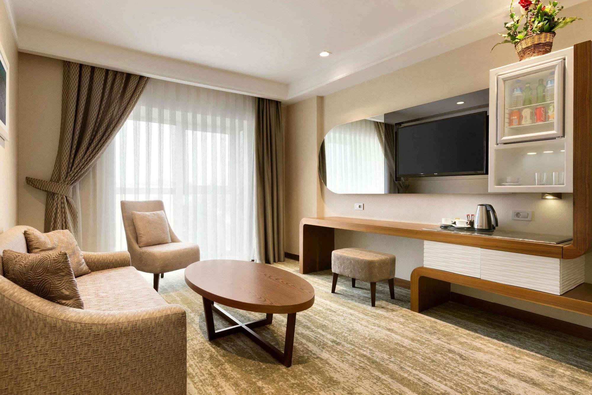 รามาดา บาย วินด์แฮม เกมลิก Hotel Gemlik ภายนอก รูปภาพ
